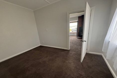 Photo of property in 31 Jackson Street, College Estate, Whanganui, 4500
