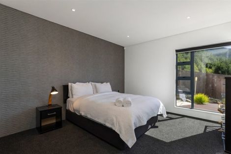 Photo of property in 9 Vanda Place, Fernhill, Queenstown, 9300