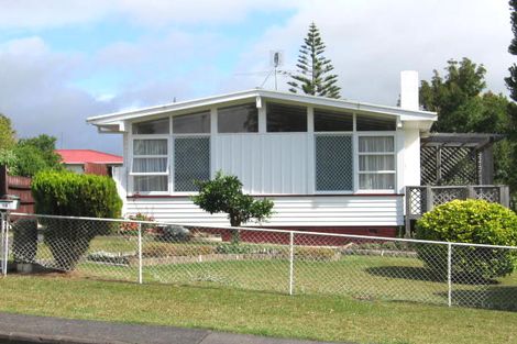 Photo of property in 18 Glendene Avenue, Glendene, Auckland, 0602