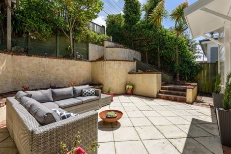 Photo of property in 3/57 Central Terrace, Kelburn, Wellington, 6012