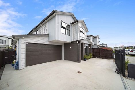Photo of property in 14 Fjord Way, Karaka, Papakura, 2113