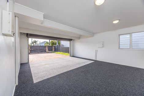 Photo of property in 74 Queen Street, Northcote Point, Auckland, 0627