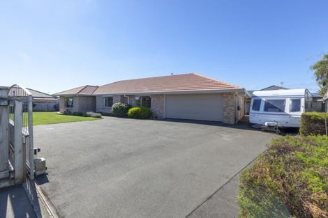 Photo of property in 83 Guildford Drive, Paraparaumu, 5032