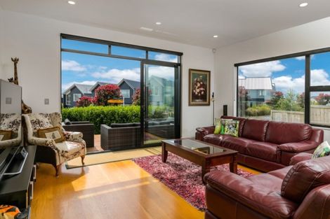 Photo of property in 1 Coastview Lane, Long Bay, Auckland, 0630