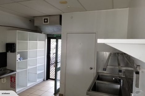 Photo of property in 4/80 Gunner Drive, Te Atatu Peninsula, Auckland, 0610