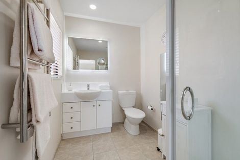 Photo of property in 32 Parkwood Crescent, Gulf Harbour, Whangaparaoa, 0930