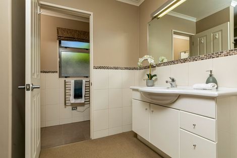 Photo of property in 6 Orchard Lane, Huapai, Kumeu, 0810