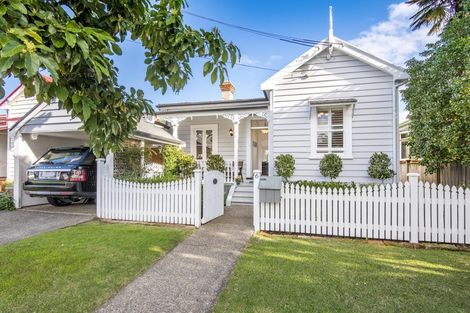 Photo of property in 6 Kapai Road, Devonport, Auckland, 0624