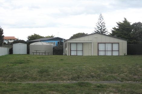 Photo of property in 46 Park Avenue, Waitarere Beach, Levin, 5510