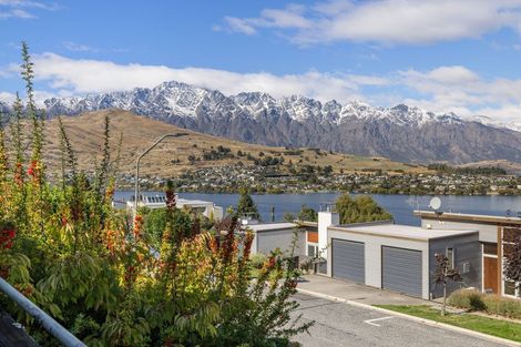 Photo of property in 14 Earnslaw Terrace, Queenstown, 9300