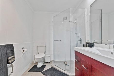 Photo of property in 34 Vermeer Place, West Harbour, Auckland, 0618