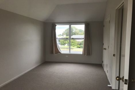 Photo of property in 3 Charles Prevost Drive, The Gardens, Auckland, 2105