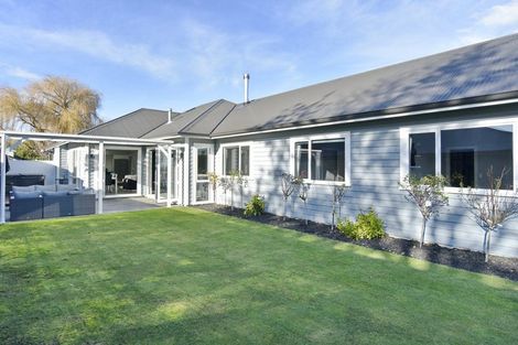 Photo of property in 8 Highfield Lane, Rangiora, 7400