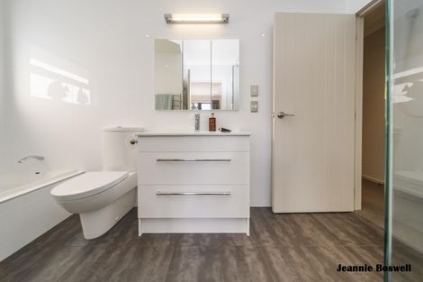 Photo of property in 5 Virtue Place, Hokowhitu, Palmerston North, 4410