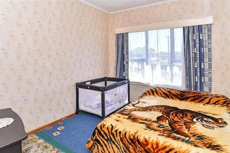 Photo of property in 57 Cambridge Terrace, Papatoetoe, Auckland, 2025