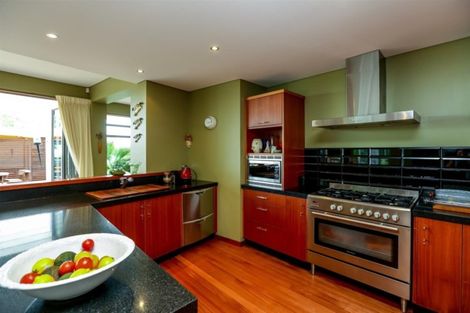 Photo of property in 537 South Road, Omata, New Plymouth, 4374