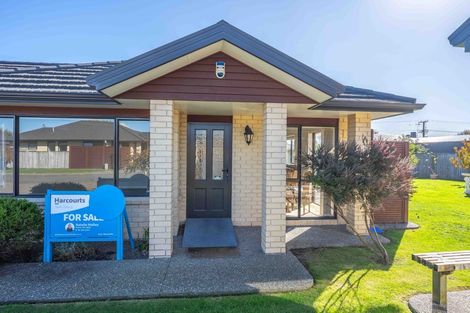 Photo of property in 6 Ian Peter Way, Otaki, 5512