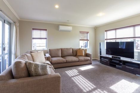 Photo of property in 174 Schnell Drive, Kelvin Grove, Palmerston North, 4414