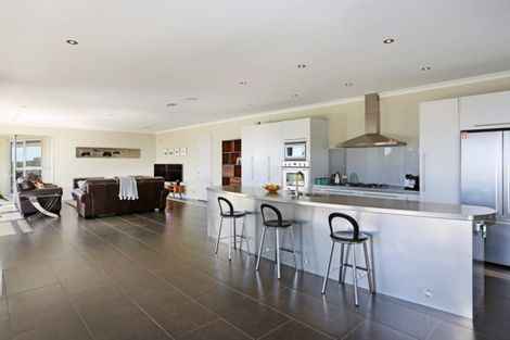 Photo of property in 389 Clifton Road, Whitford, Howick, 2571