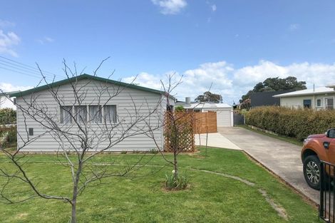 Photo of property in 19 West Crescent, Te Puru, Thames, 3575