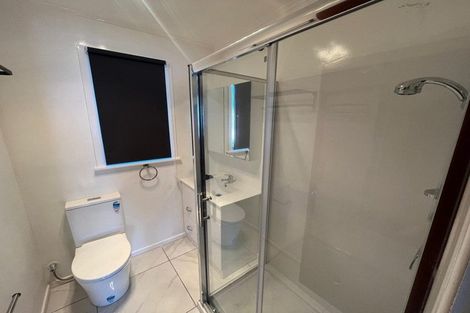 Photo of property in 60 Farquhar Road, Glendene, Auckland, 0602