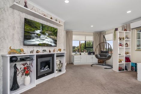 Photo of property in 15 Maddison Place, Welcome Bay, Tauranga, 3112