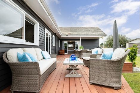 Photo of property in 52 Auckland Road, Greenmeadows, Napier, 4112