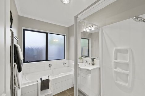 Photo of property in 60 Seamount Drive, Red Beach, 0932