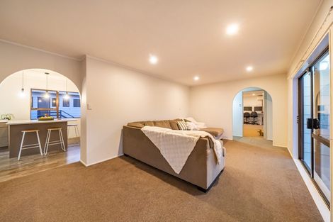 Photo of property in 56 Albatross Close, Whitby, Porirua, 5024