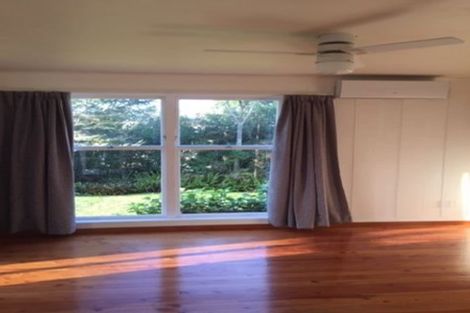 Photo of property in 1/1 Alison Avenue, Herald Island, Auckland, 0618