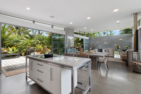 Photo of property in 5 Harbour View Road, Point Wells, Warkworth, 0986