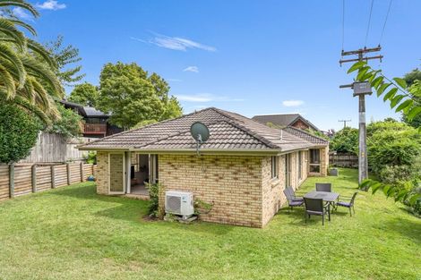 Photo of property in 8 Libra Place, Kawaha Point, Rotorua, 3010