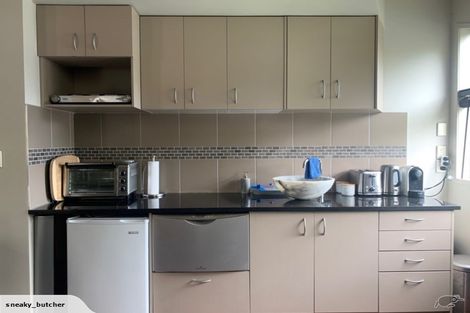 Photo of property in 34 Kiteroa Terrace, Rothesay Bay, Auckland, 0630