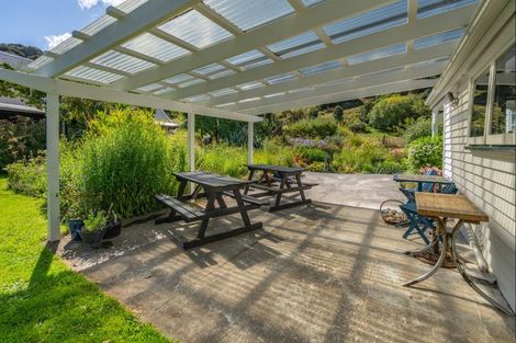 Photo of property in 5849 Christchurch Akaroa Road, Duvauchelle, Akaroa, 7582