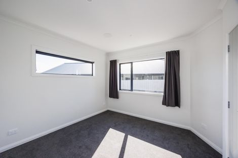 Photo of property in 48 Sardinia Grove, Fitzherbert, Palmerston North, 4410