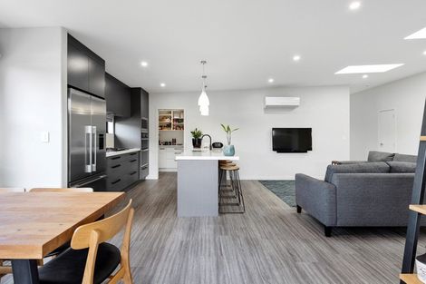 Photo of property in 20 Naeo Close, Papamoa Beach, Papamoa, 3118