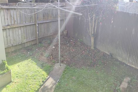 Photo of property in 2/19 Russell Road, Manurewa, Auckland, 2102