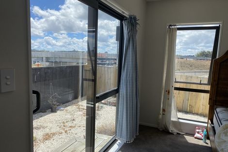 Photo of property in 1 Peony Mews, Oteha, Auckland, 0632