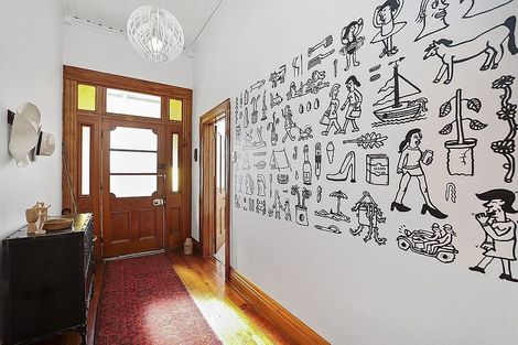 Photo of property in 8 Morley Street, New Plymouth, 4310