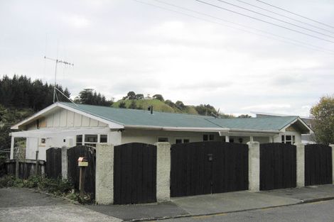 Photo of property in 1 Durie Vale Road, Durie Hill, Whanganui, 4500