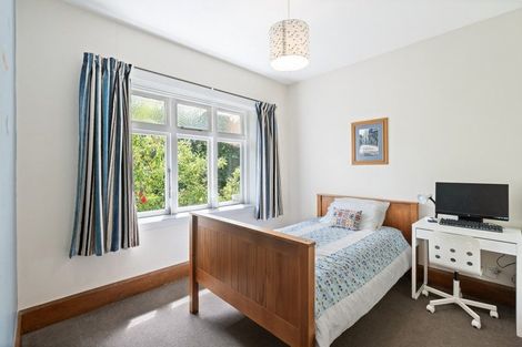 Photo of property in 6 Sandwich Road, Beckenham, Christchurch, 8023