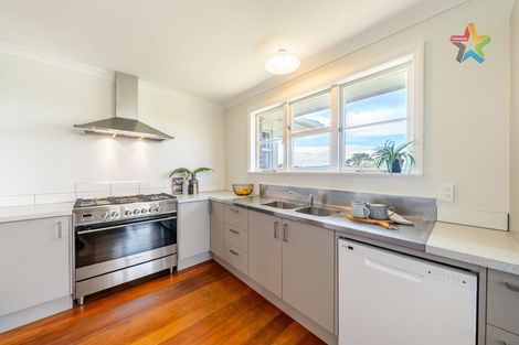 Photo of property in 108a Korokoro Road, Korokoro, Lower Hutt, 5012