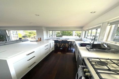 Photo of property in 8 Eskdale Road, Birkdale, Auckland, 0626