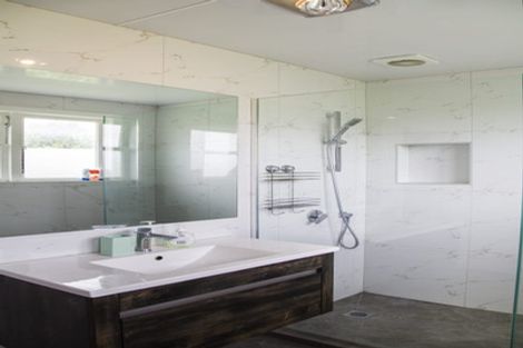 Photo of property in 104a Lake Road, Belmont, Auckland, 0622