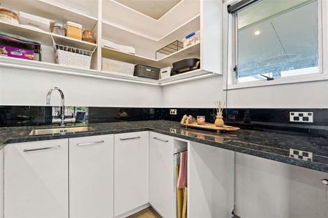 Photo of property in 3 Rehia Road, Massey, Auckland, 0614