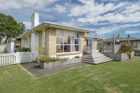 Photo of property in 1 Upland Street, Brookfield, Tauranga, 3110