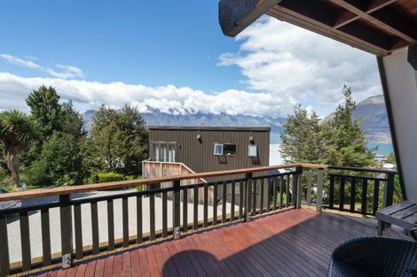 Photo of property in 40 Avalon Crescent, Fernhill, Queenstown, 9300