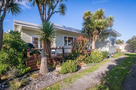 Photo of property in 35 Kiharoa Street, Otaki Beach, Otaki, 5512