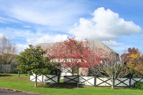 Photo of property in 1 Kadina Place, Botany Downs, Auckland, 2010