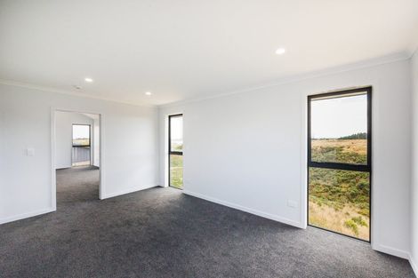 Photo of property in 54 Sardinia Grove, Fitzherbert, Palmerston North, 4410